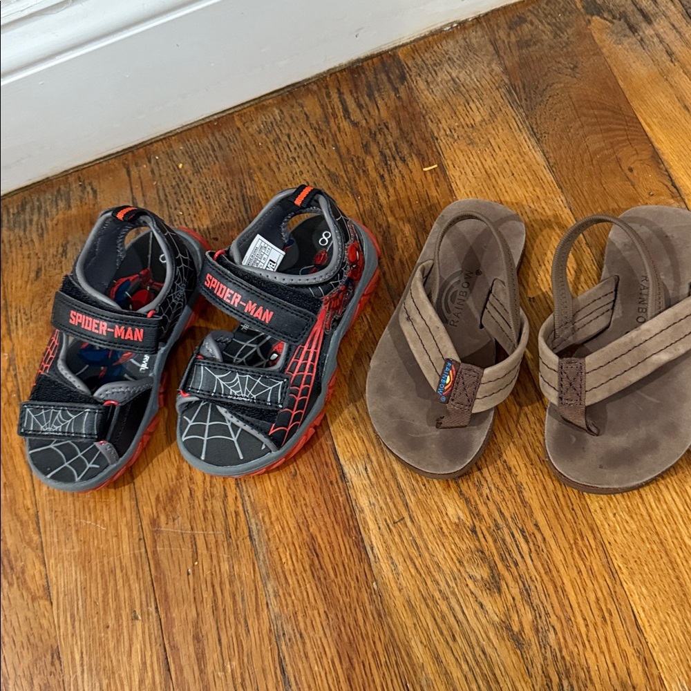 Toddler Boys Sandal Bundle – Spider-Man Light-Up Sandals 8 & Rainbow Sandals 7/8